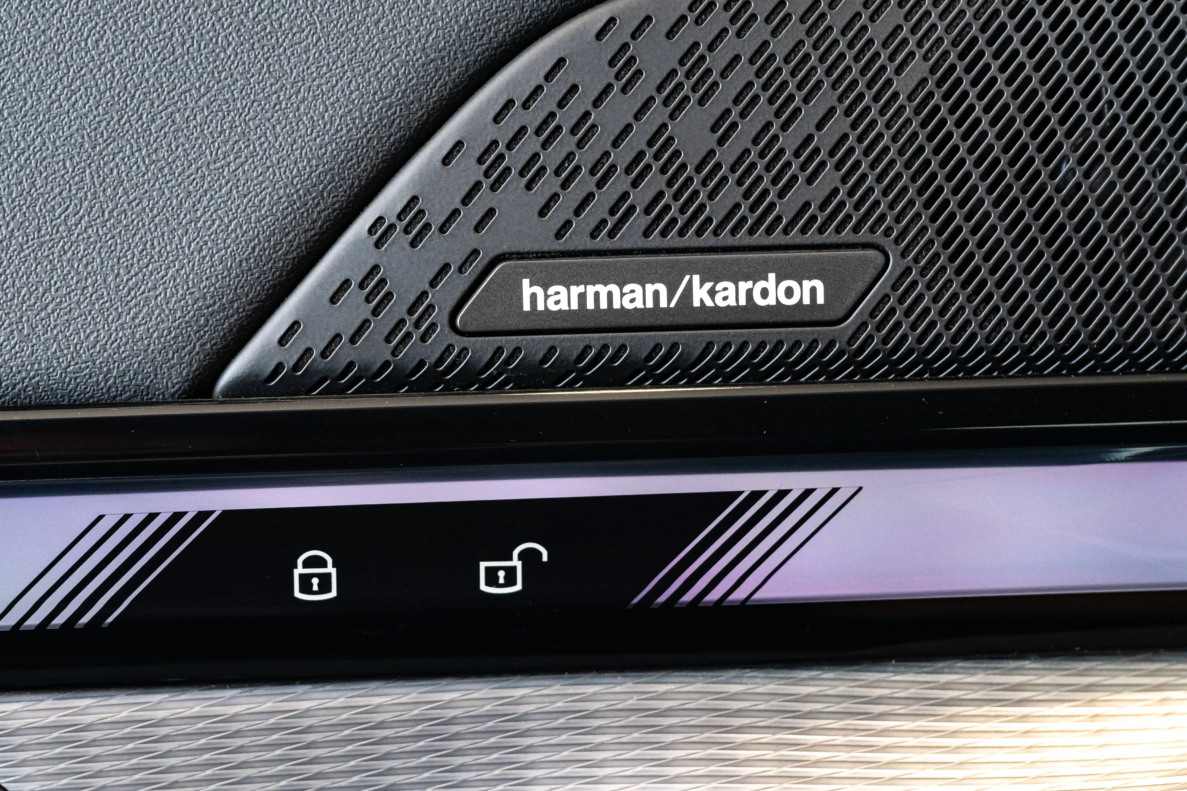 BMW i5 edrive 40e, M pack, Harman Kardon, Zetelverwarming — photo 15
