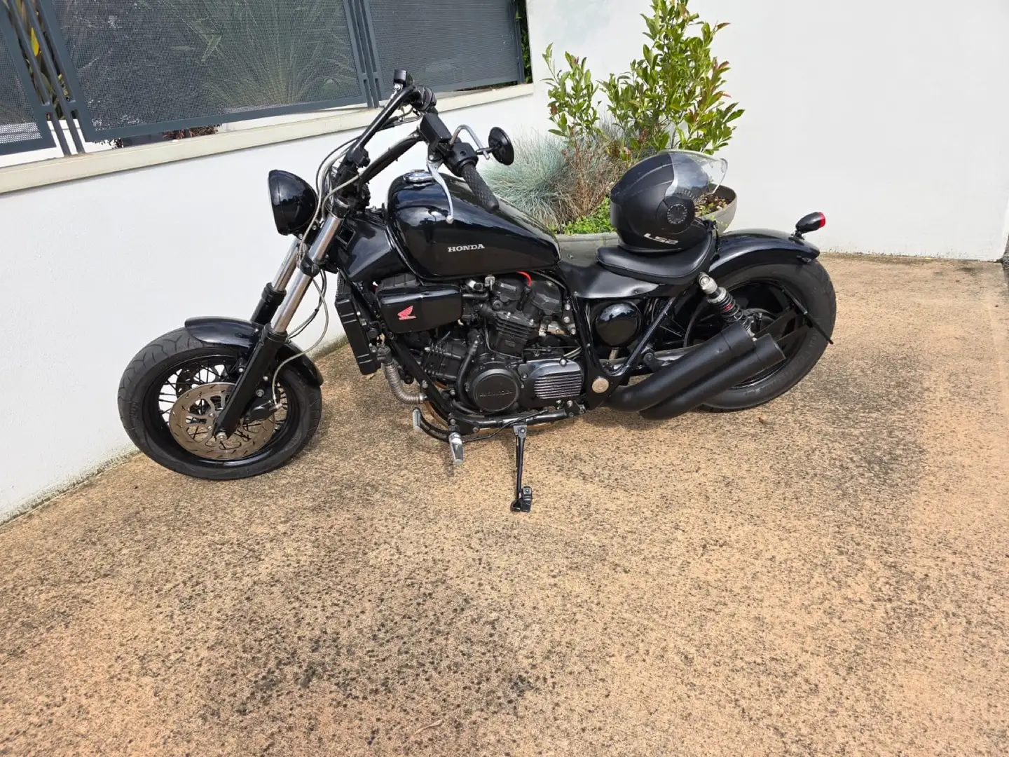 Honda VF 750 magna Nero - 1