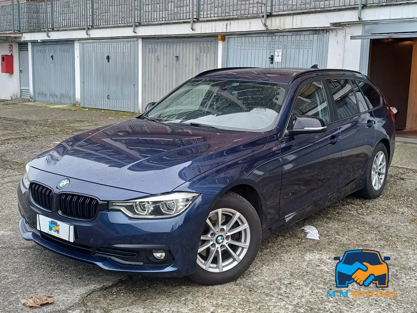 BMW 320 320d Touring Business Advantage auto Blau - 1