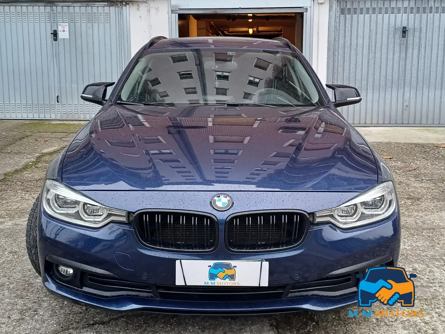 BMW 320 320d Touring Business Advantage auto Blau - 2