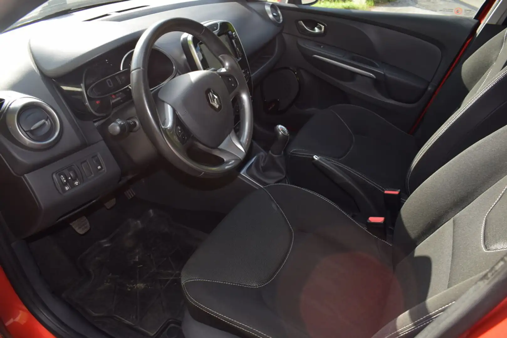 Renault Clio Tech`Run wie neu pickerl neu Rot - 2