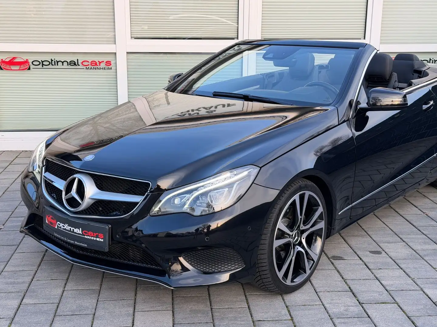 Mercedes-Benz E 200 Cabrio/VOLLEDER/NAVI/LED/AHK/NACKENHEIZUNG Noir - 2
