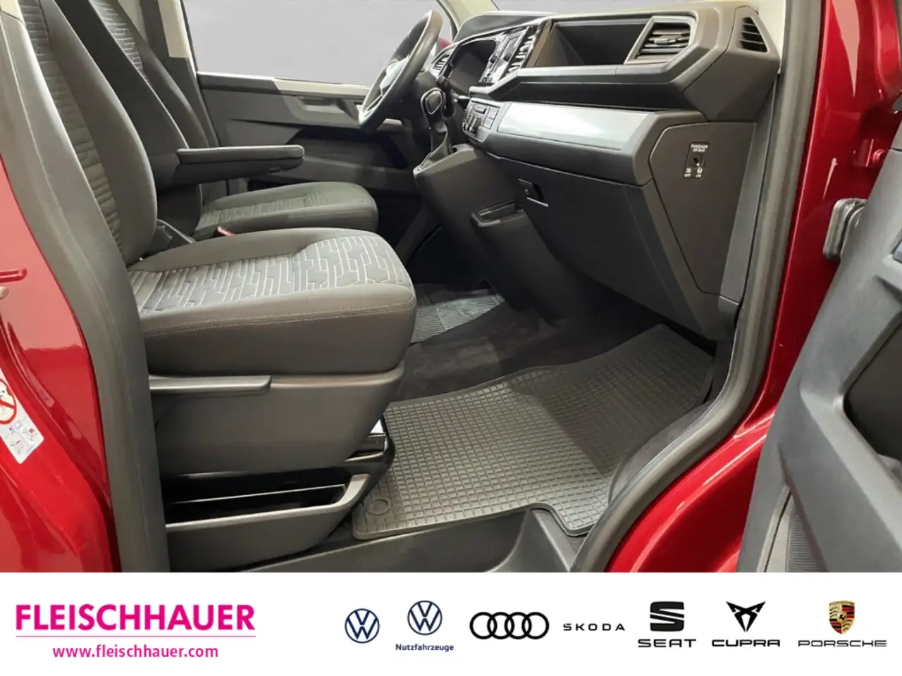 Volkswagen T6.1 Multivan 2.0 TDI Comfortline 4MOTION DAB Tel.-Vorb. AHK Kli 8