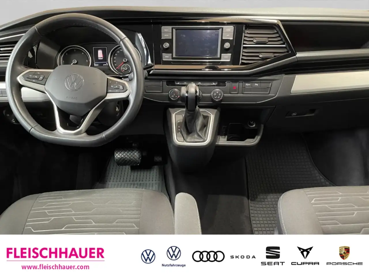 Volkswagen T6.1 Multivan 2.0 TDI Comfortline 4MOTION DAB Tel.-Vorb. AHK Kli 10