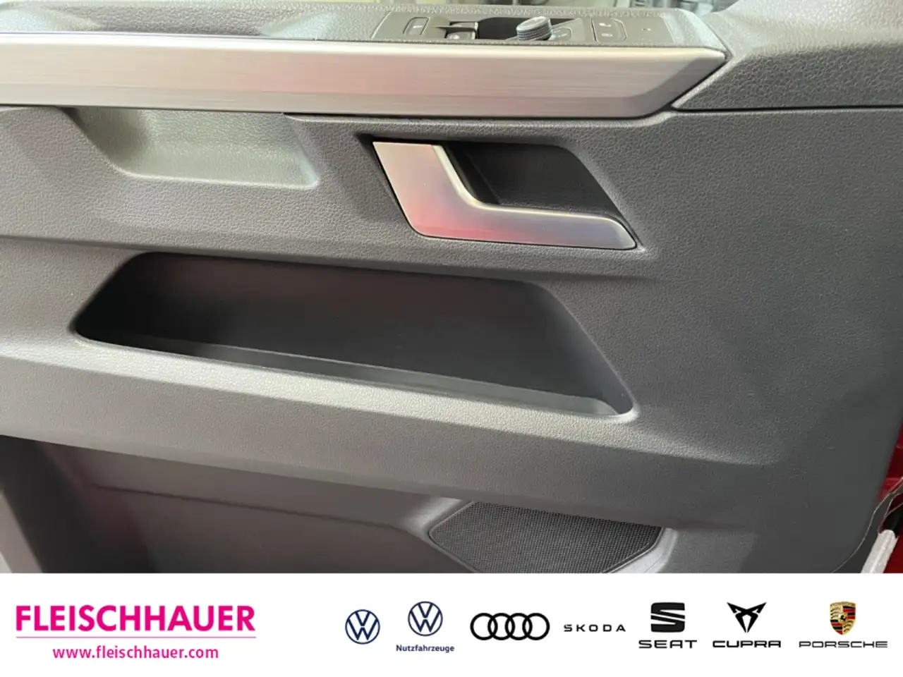 Volkswagen T6.1 Multivan 2.0 TDI Comfortline 4MOTION DAB Tel.-Vorb. AHK Kli 16