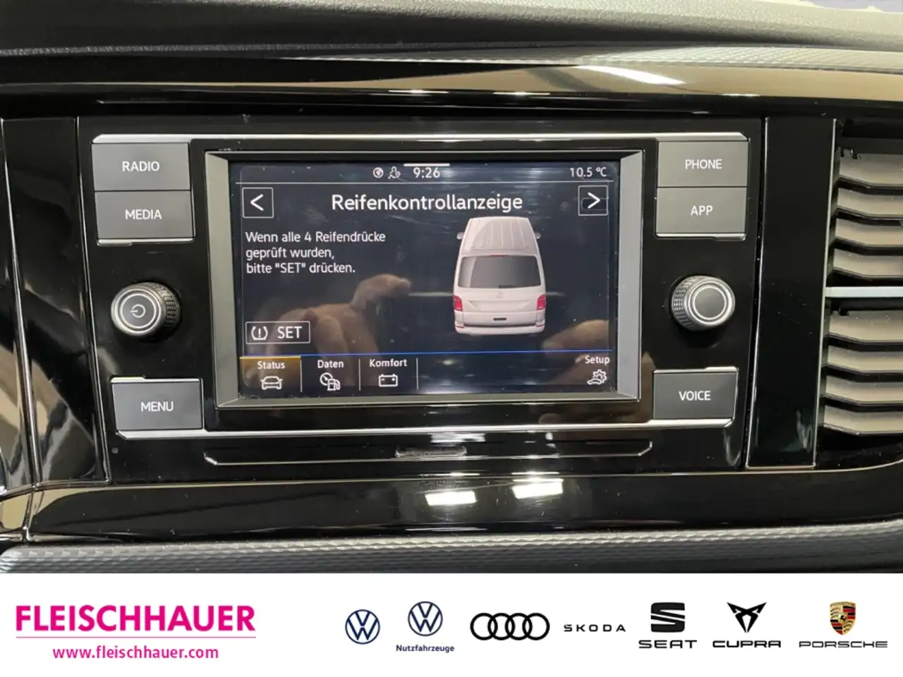 Volkswagen T6.1 Multivan 2.0 TDI Comfortline 4MOTION DAB Tel.-Vorb. AHK Kli 12