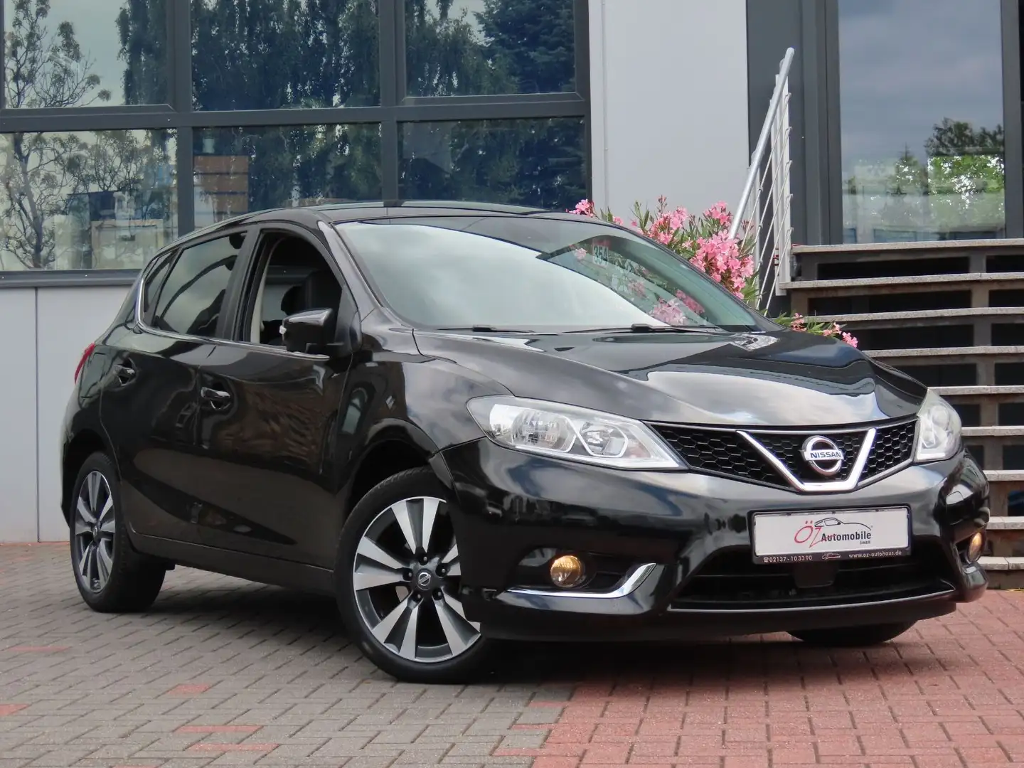Nissan Pulsar Autom. Leder Sitzheizung Navi 360° Schwarz - 1