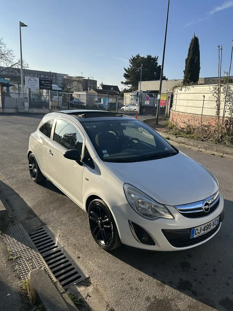 Opel Corsa 1.4 - 100 ch Twinport Cosmo - 1