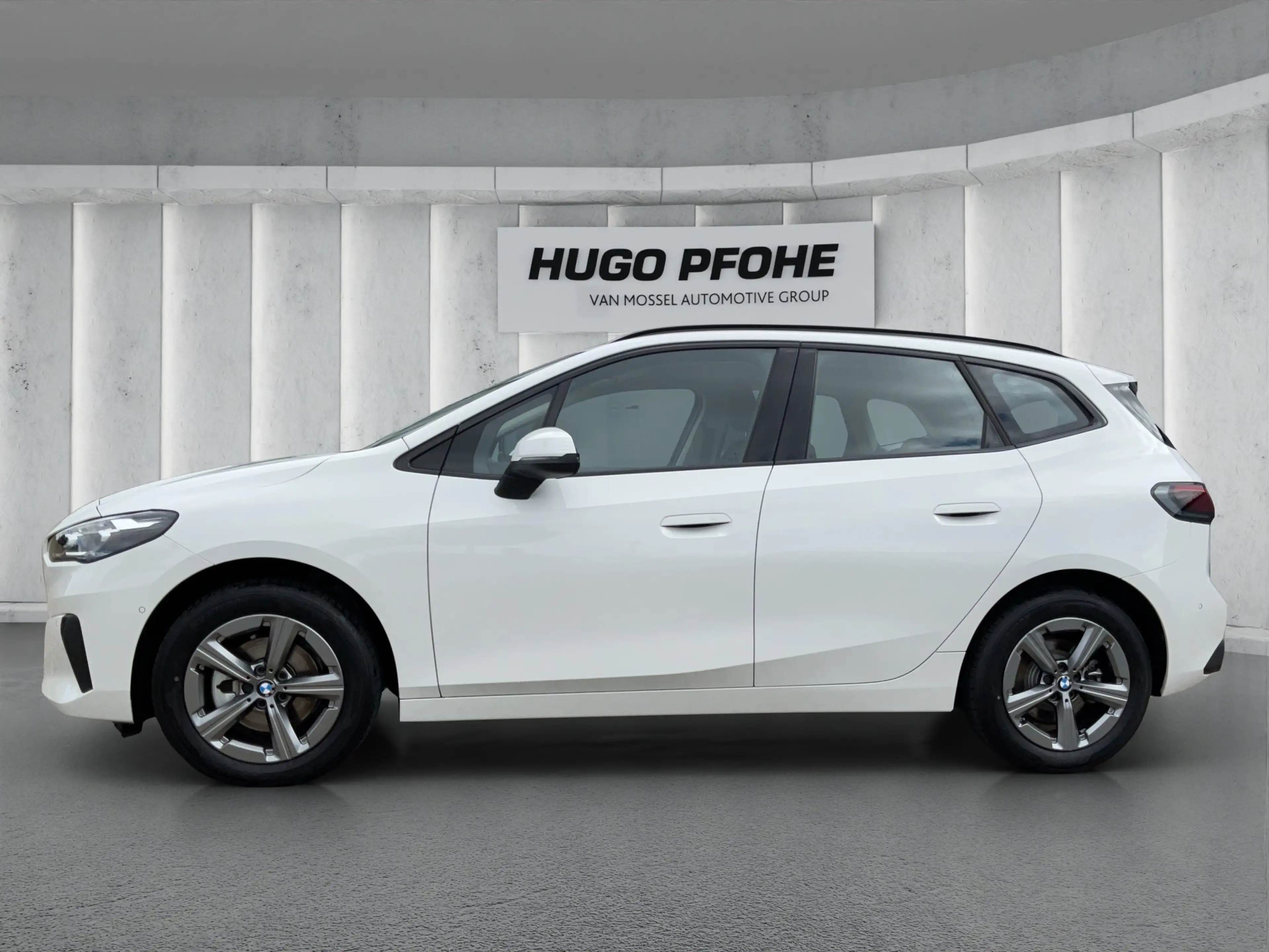 BMW 220 Active Tourer - i(EURO 6e) — photo 2