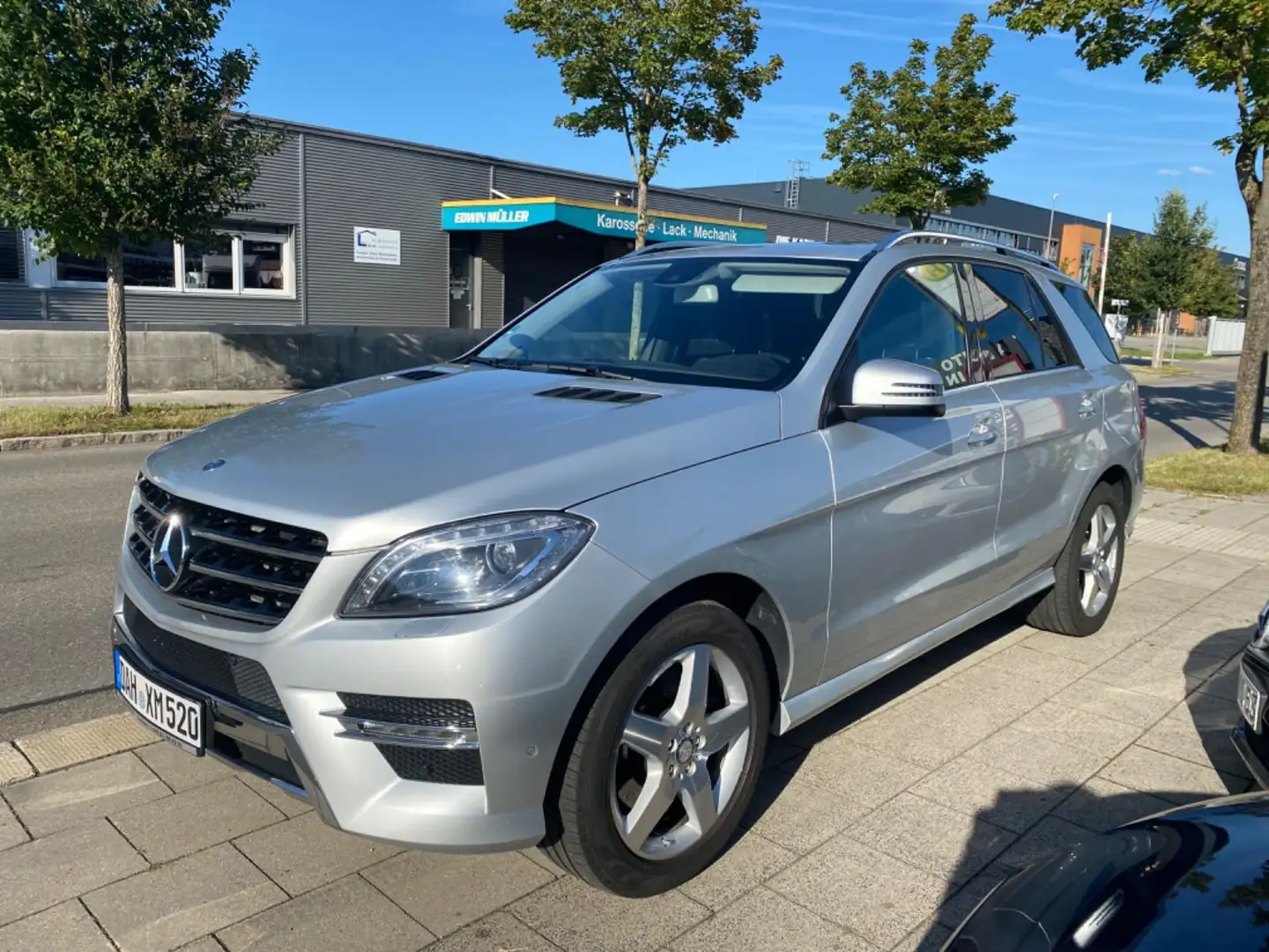 Mercedes-Benz ML 350 BlueTEC 4MATIC Plateado - 1