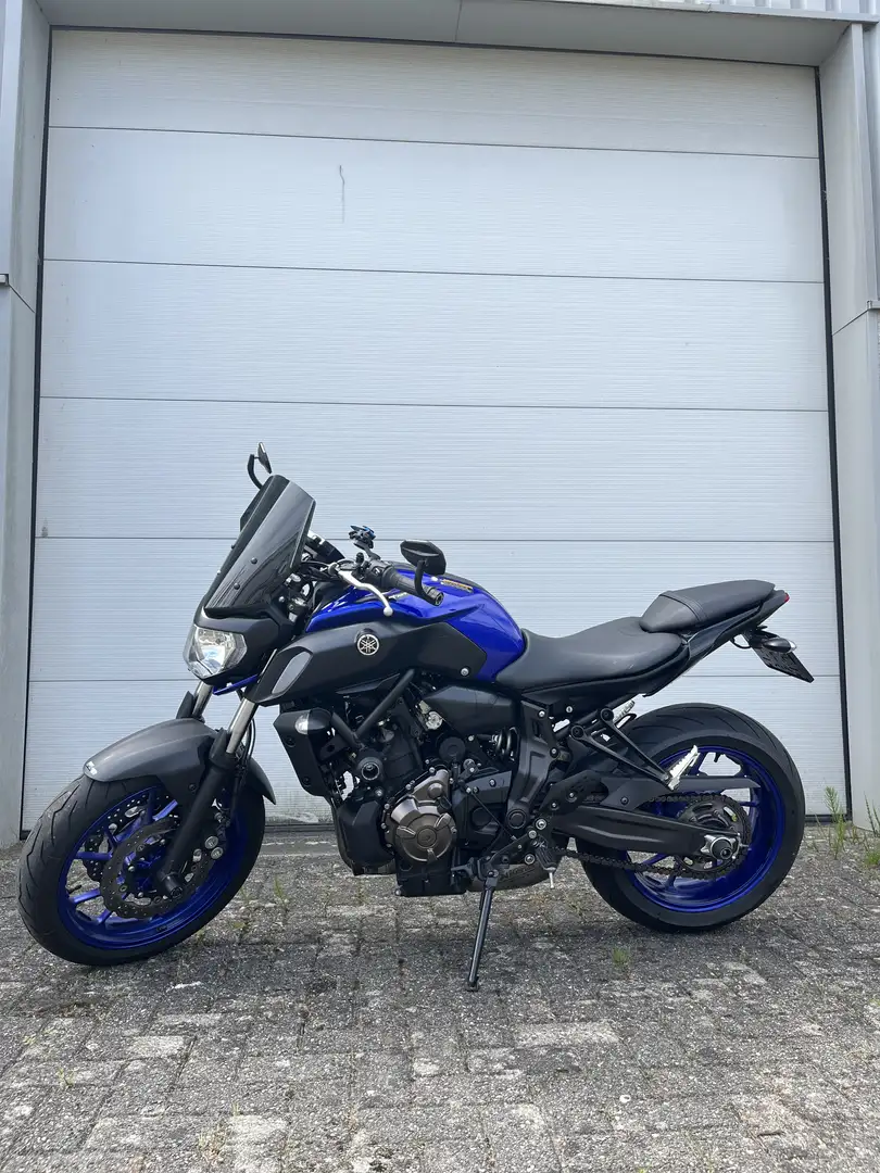 Yamaha MT-07 Blauw + Akrapovic + Handvatverwarming + 35KW A2 Blauw - 2