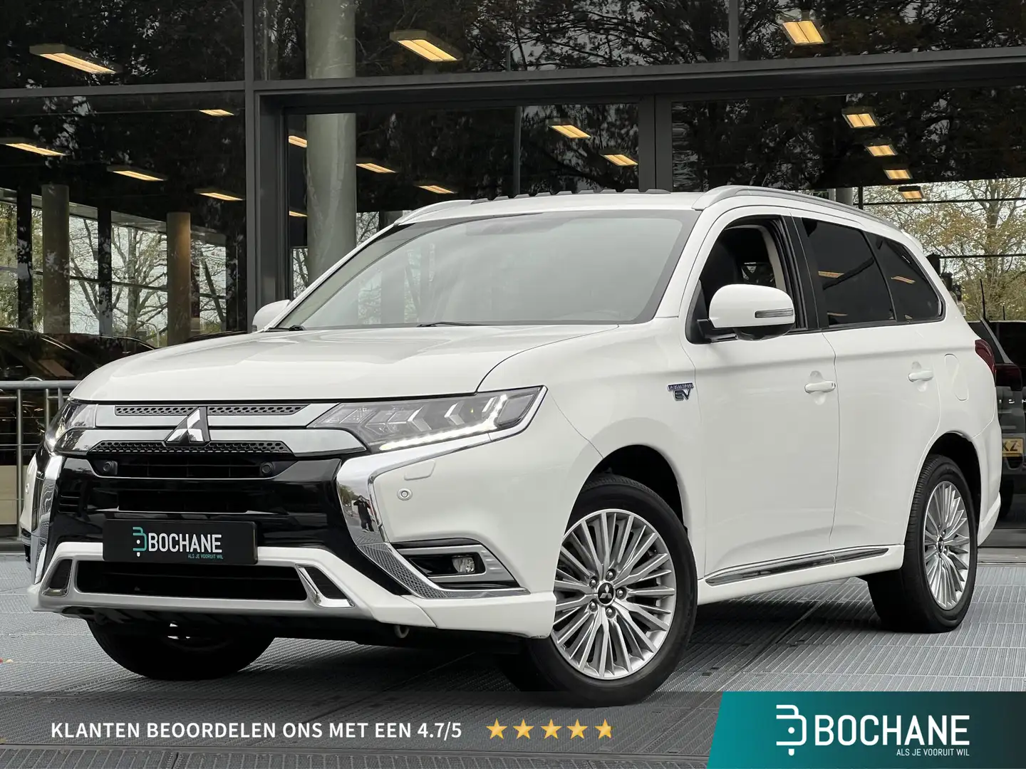 Mitsubishi Outlander 2.4 PHEV Intense+ | Navigatie | Schuifkanteldak | Wit - 1