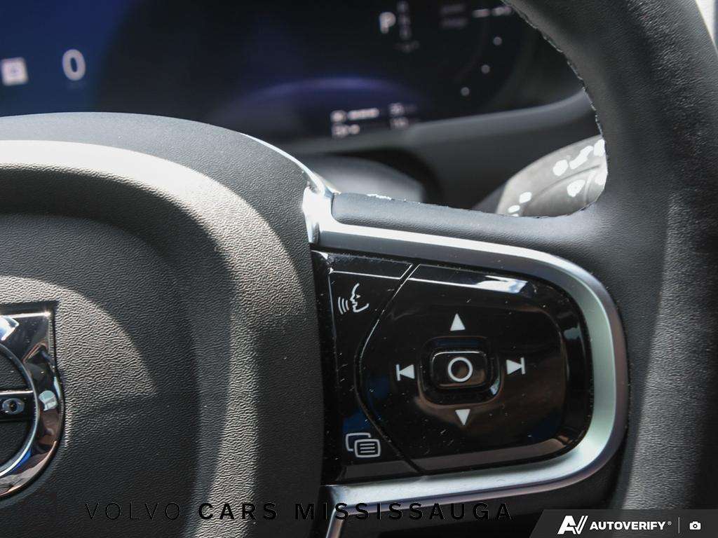 2025 Volvo XC90 XC90 Plug-in Hybrid thumb 18