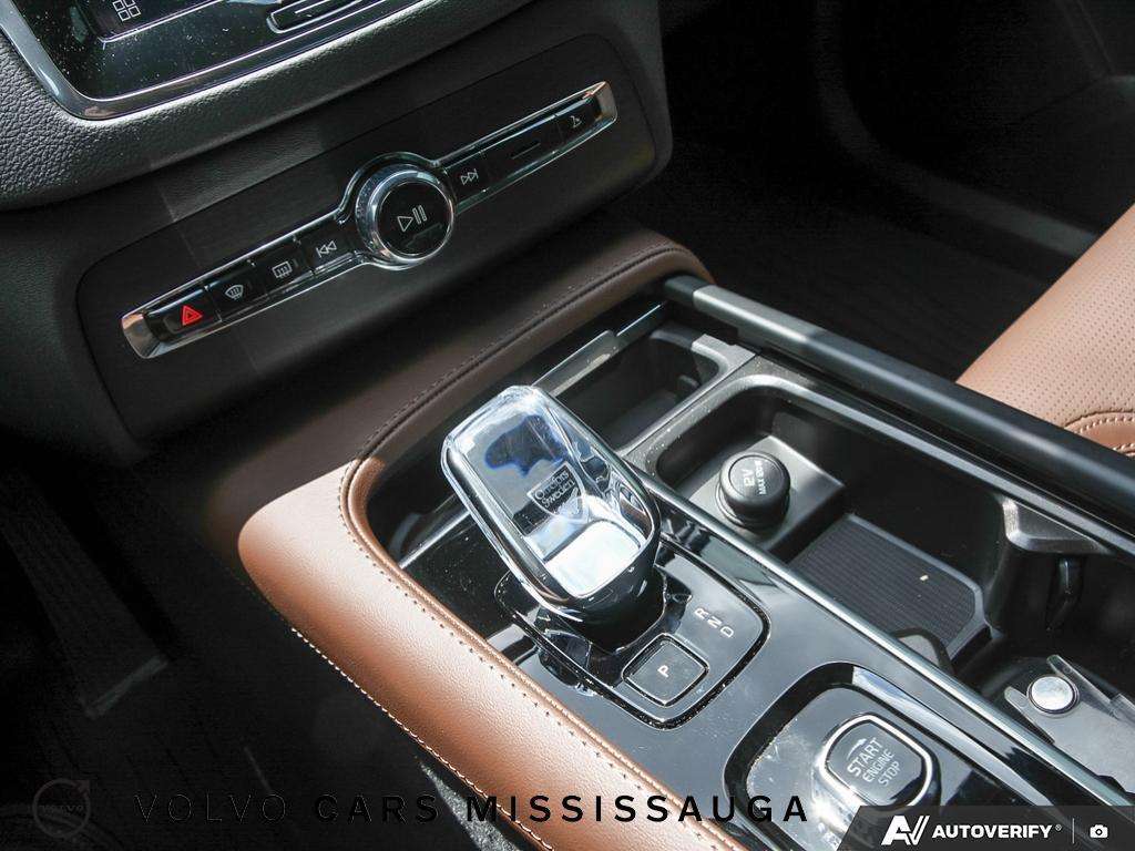 2025 Volvo XC90 XC90 Plug-in Hybrid thumb 19