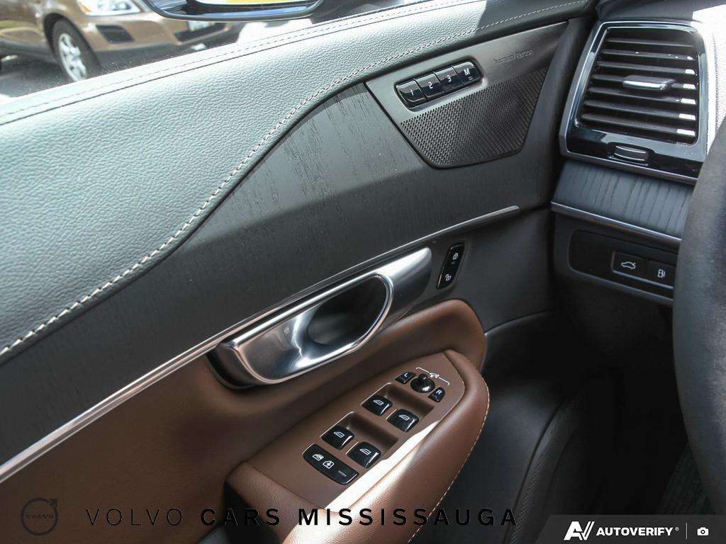 2025 Volvo XC90 XC90 Plug-in Hybrid thumb 17