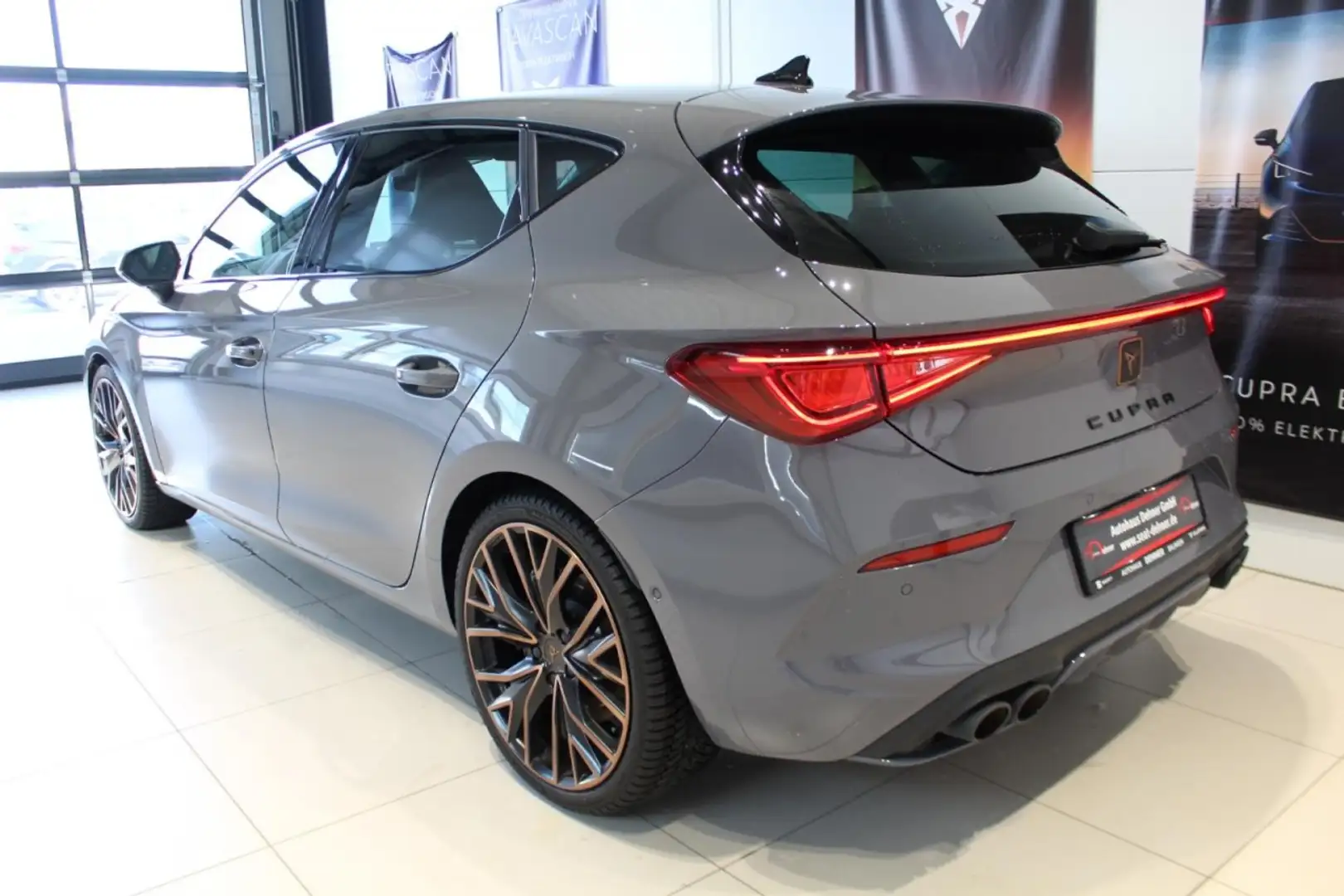 CUPRA Leon VZ 2.0 TSI DSG 4JGAR+COPPER FELGEN+RKAM Klima Grau - 2