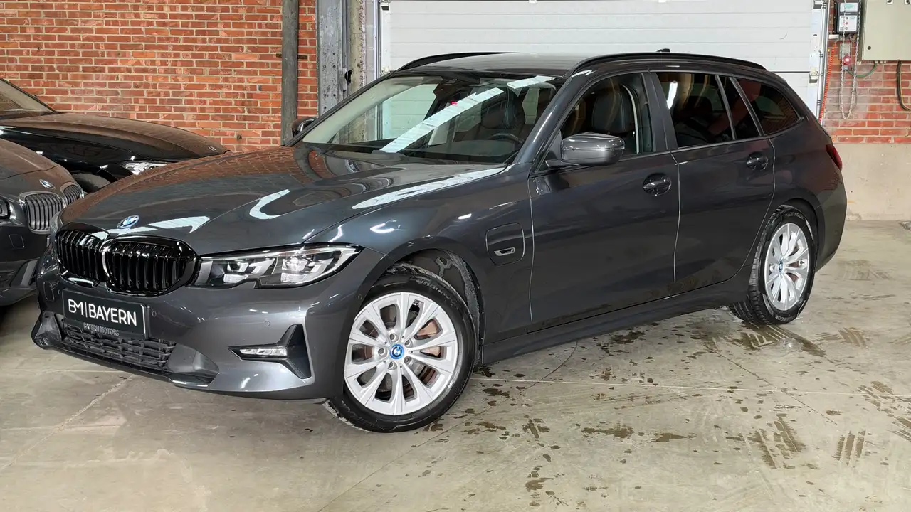 BMW 320