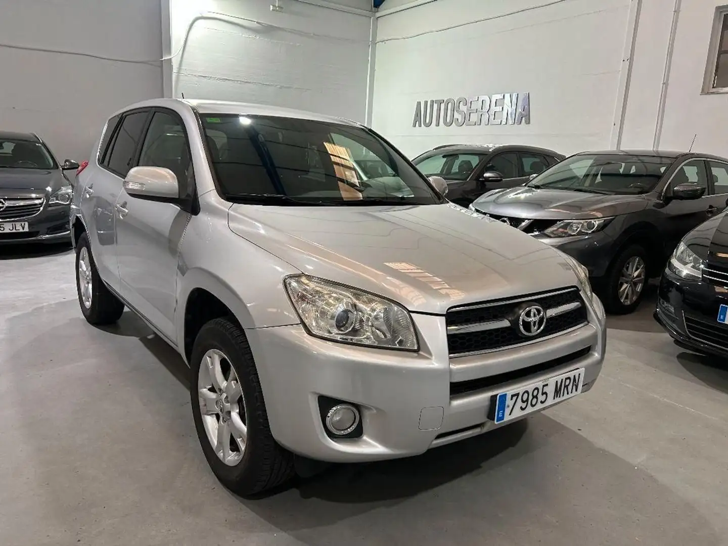 Toyota RAV 4 2.2D-4D Active 4x2 Gris - 1