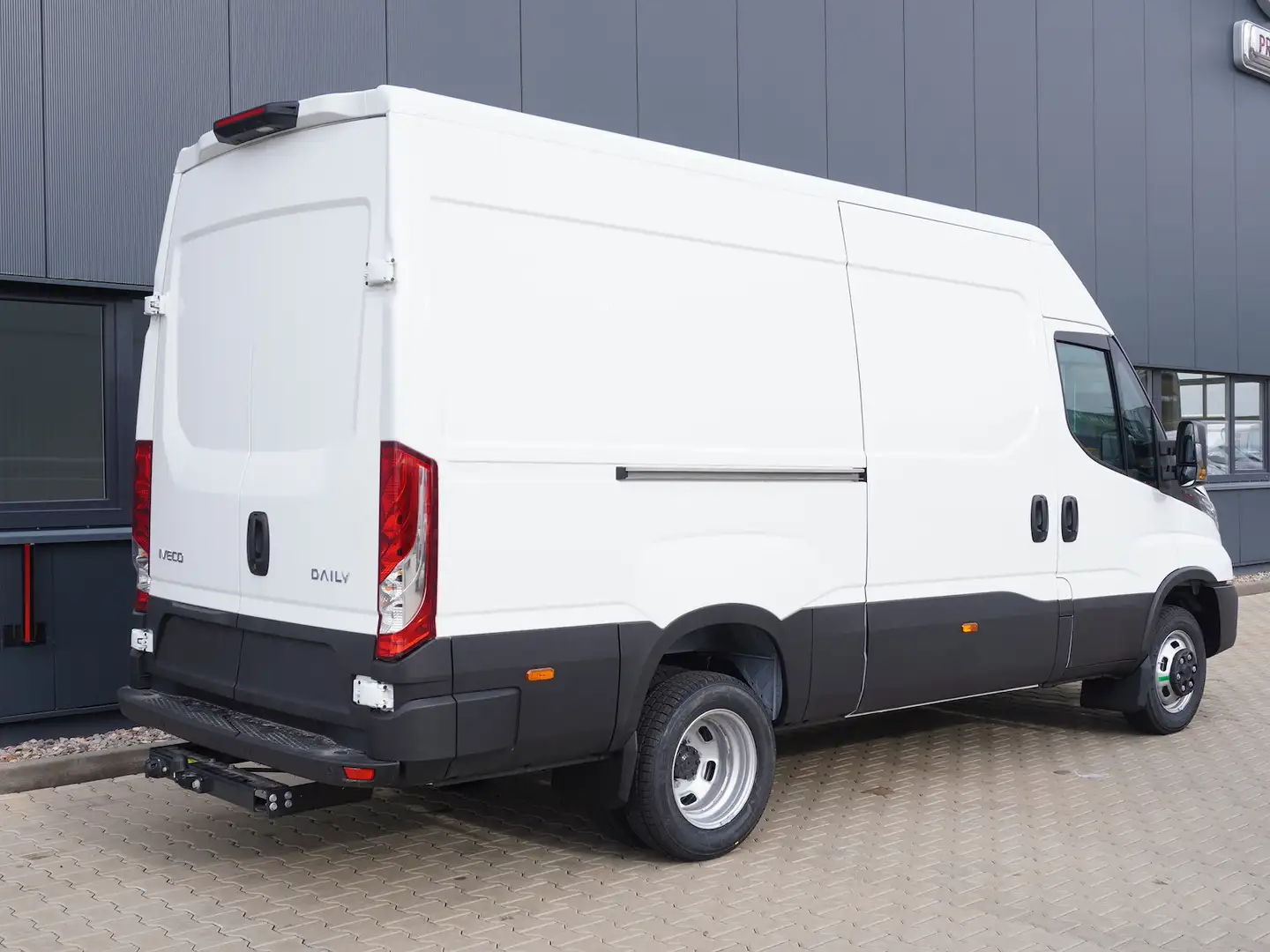 Iveco Daily 35C18HV / Klima / Heckkamera / Navi Blanc - 2