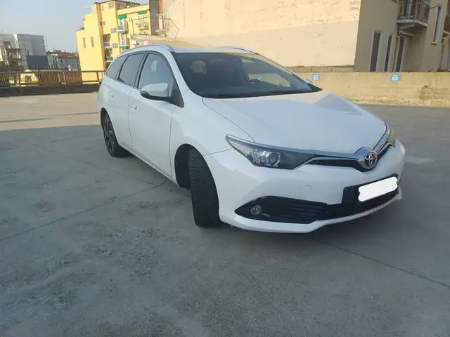 Toyota Auris Touring Sports 1.6 D-4D Lounge