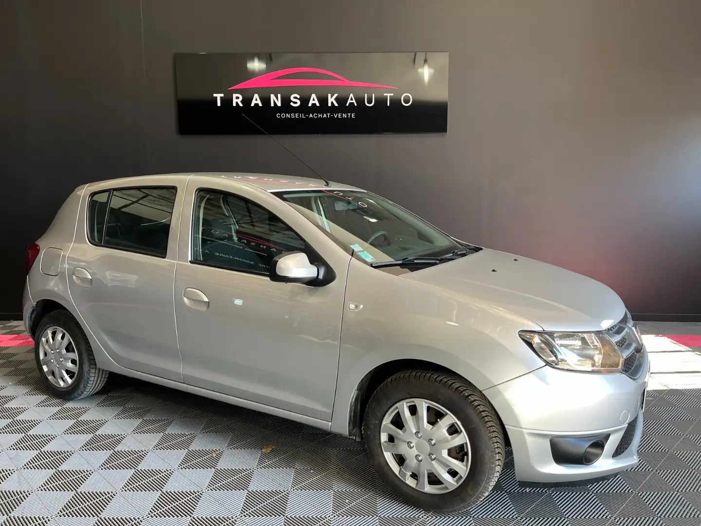 Dacia Sandero Lauréate Сірий - 1