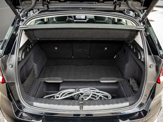 BMW Ix1 view 21