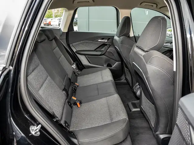 BMW Ix1 view 18