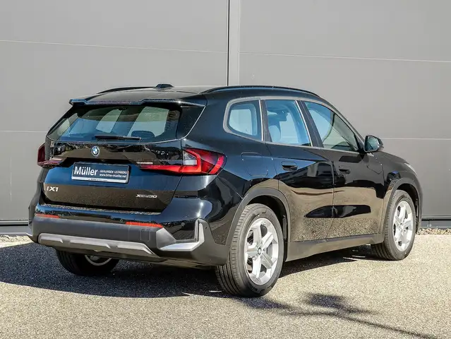 BMW Ix1 view 2