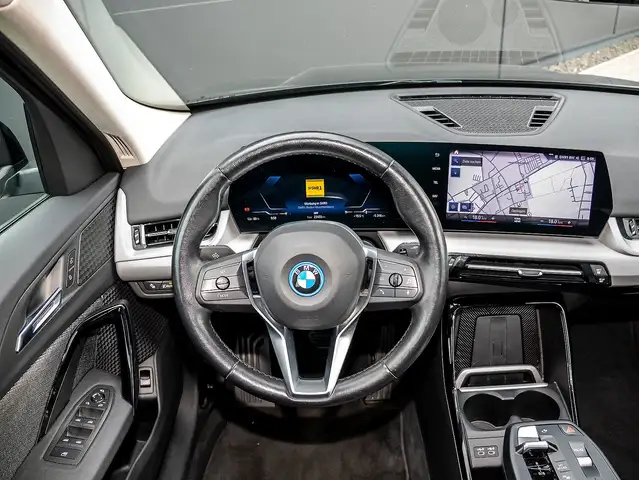 BMW Ix1 view 13
