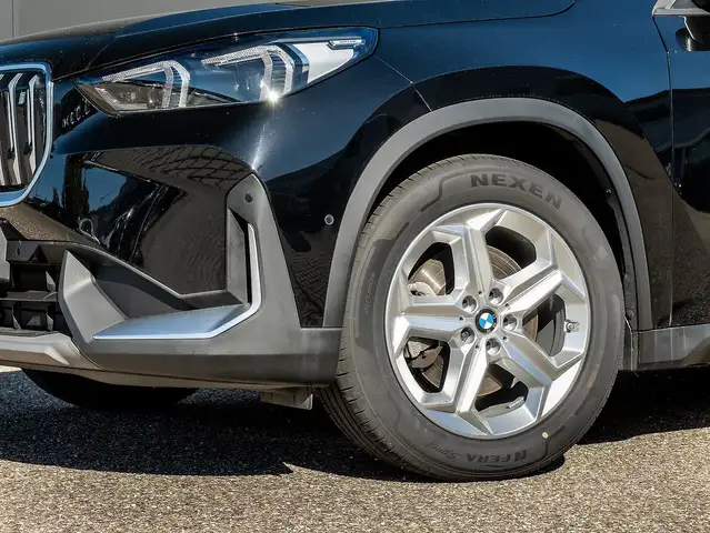 BMW Ix1 view 22