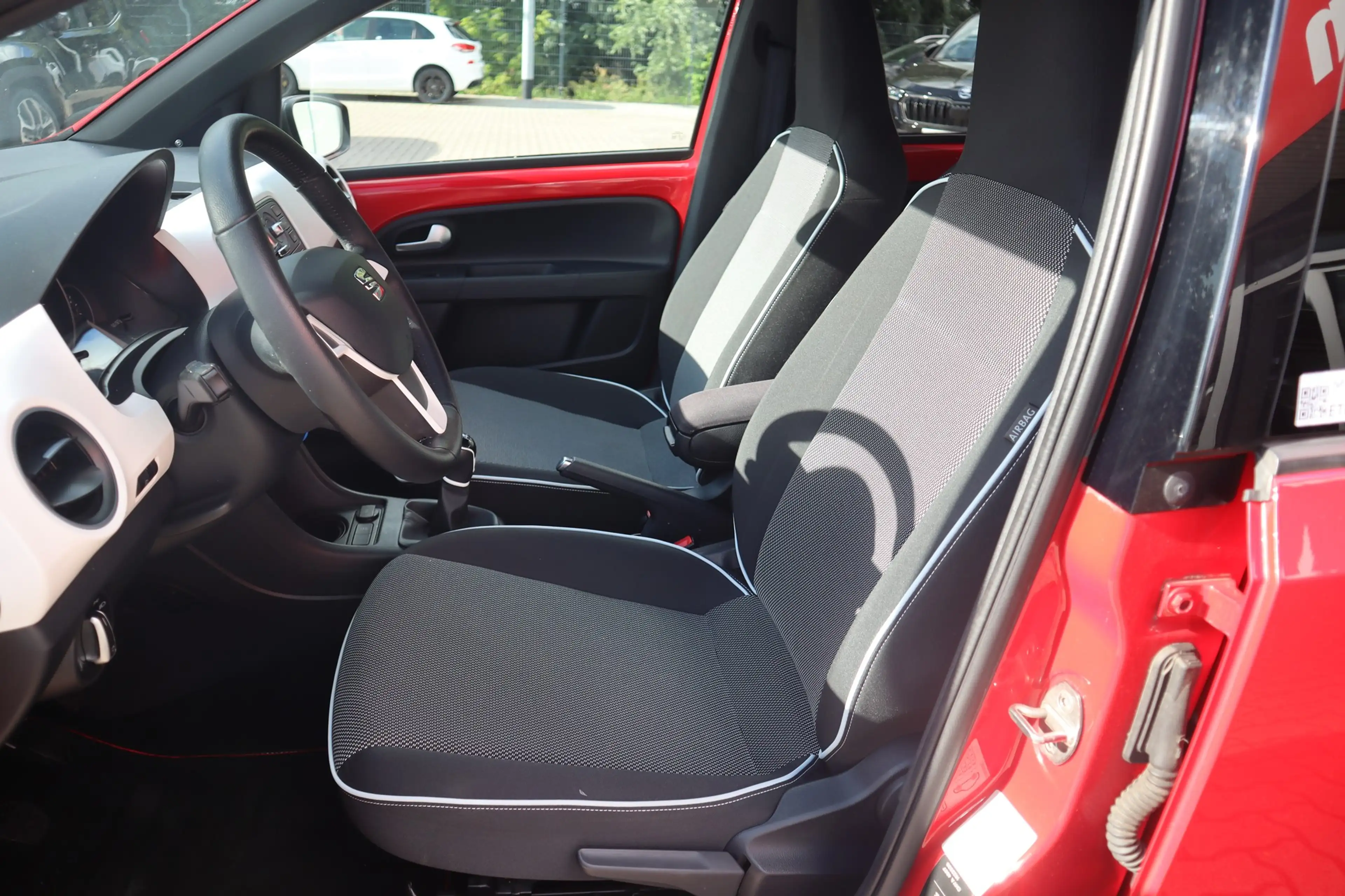 SEAT Mii 1.0 Chic Tempomat Sitzheizung Klima PDC USB — photo 10