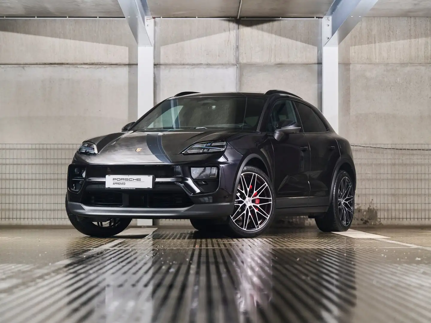 Porsche Macan 4S Schwarz - 1