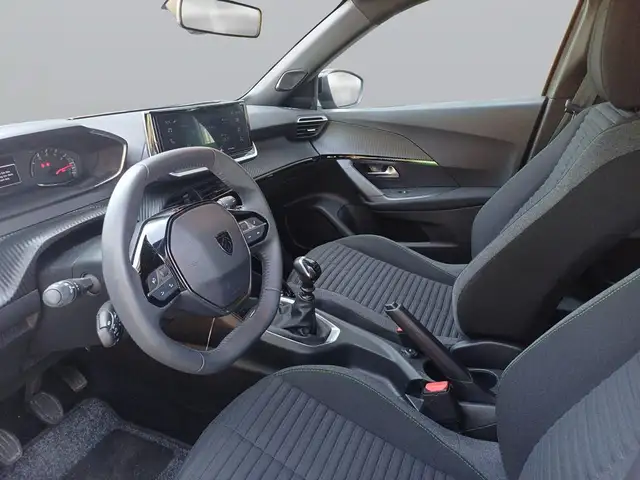 Peugeot 2008 view 11