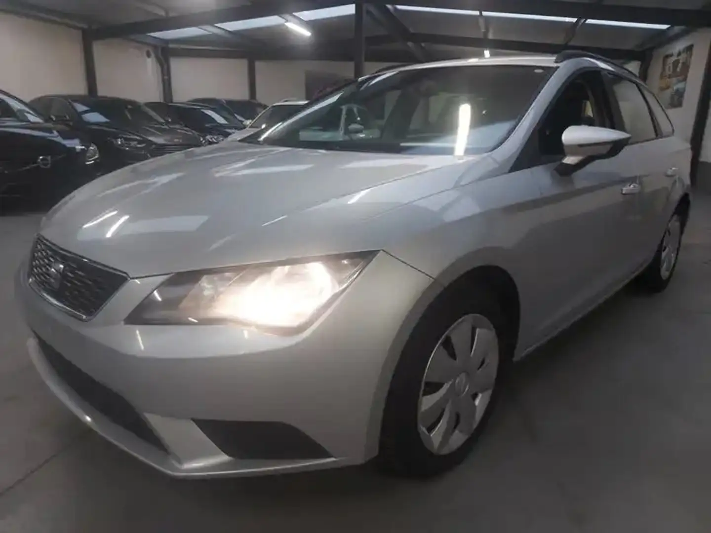 SEAT Leon 1.4 TGI CNG Reference Gris - 1
