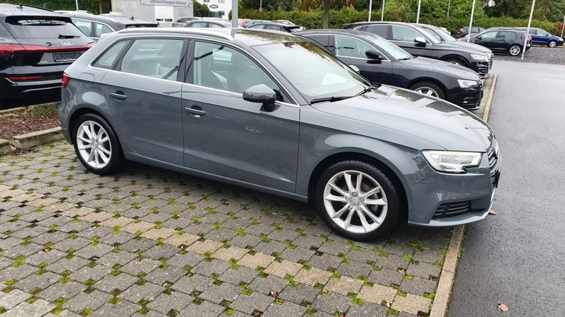 Audi A3 A3 Sportback 1.0 TFSI Sportback nanograu metallic Grau - 2