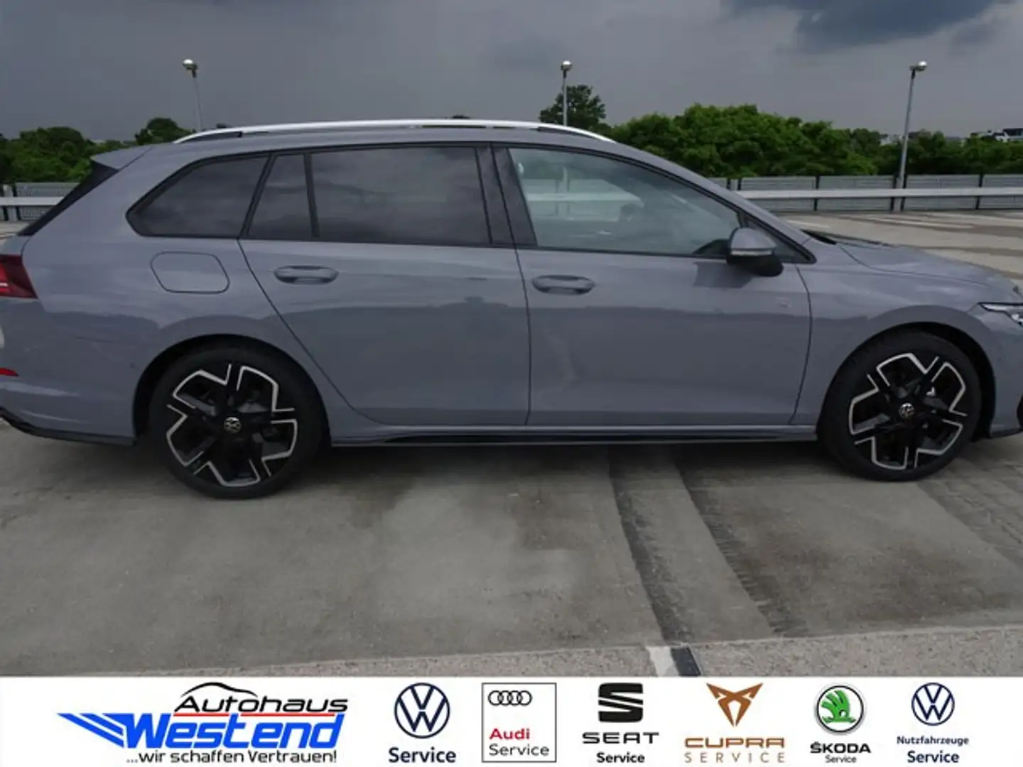 Volkswagen Golf Variant R-Line 1.5l eTSI 110kW DSG AHK LED Navi Klima Grau - 2