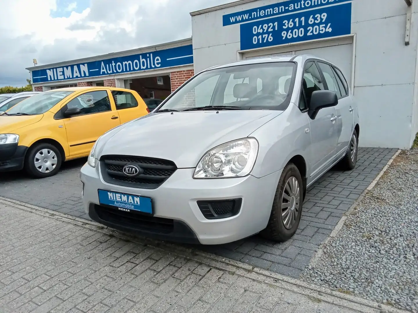 Kia Carens LX, TÜV NEU, 1 JAHR GEWÄHRLEISTUNG Серебристый - 1