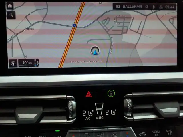 BMW 3 Series view 12