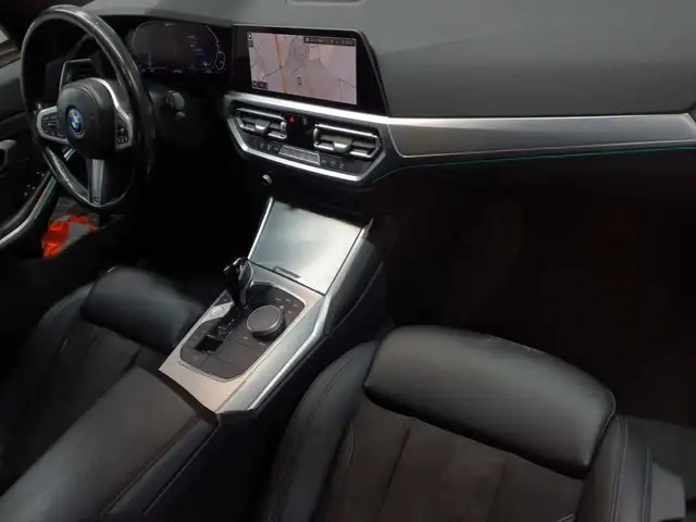 BMW 3 Series view 9