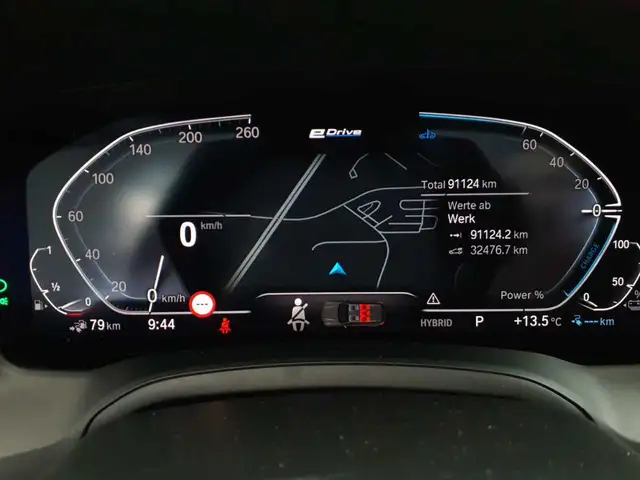BMW 3 Series view 11