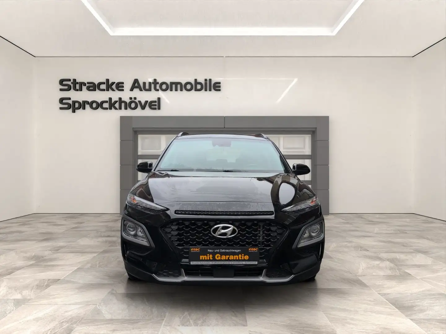 Hyundai KONA Trend 2WD*67.416km*Sckeckheftgepflegt* Zwart - 1