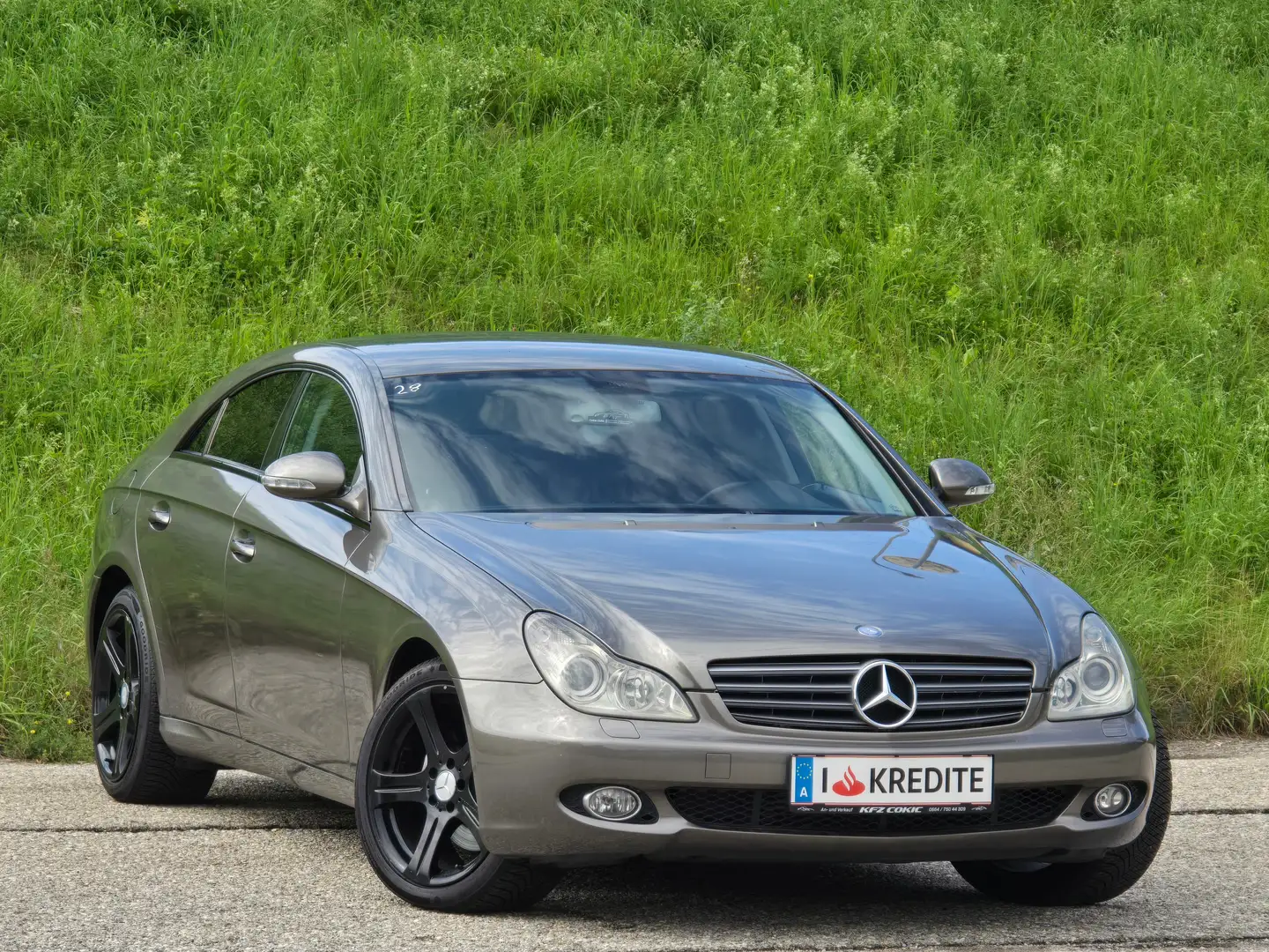 Mercedes-Benz CLS 320 Top* Kredit* Automatik*Tempomat*Navi*Neues Pickerl Grau - 2