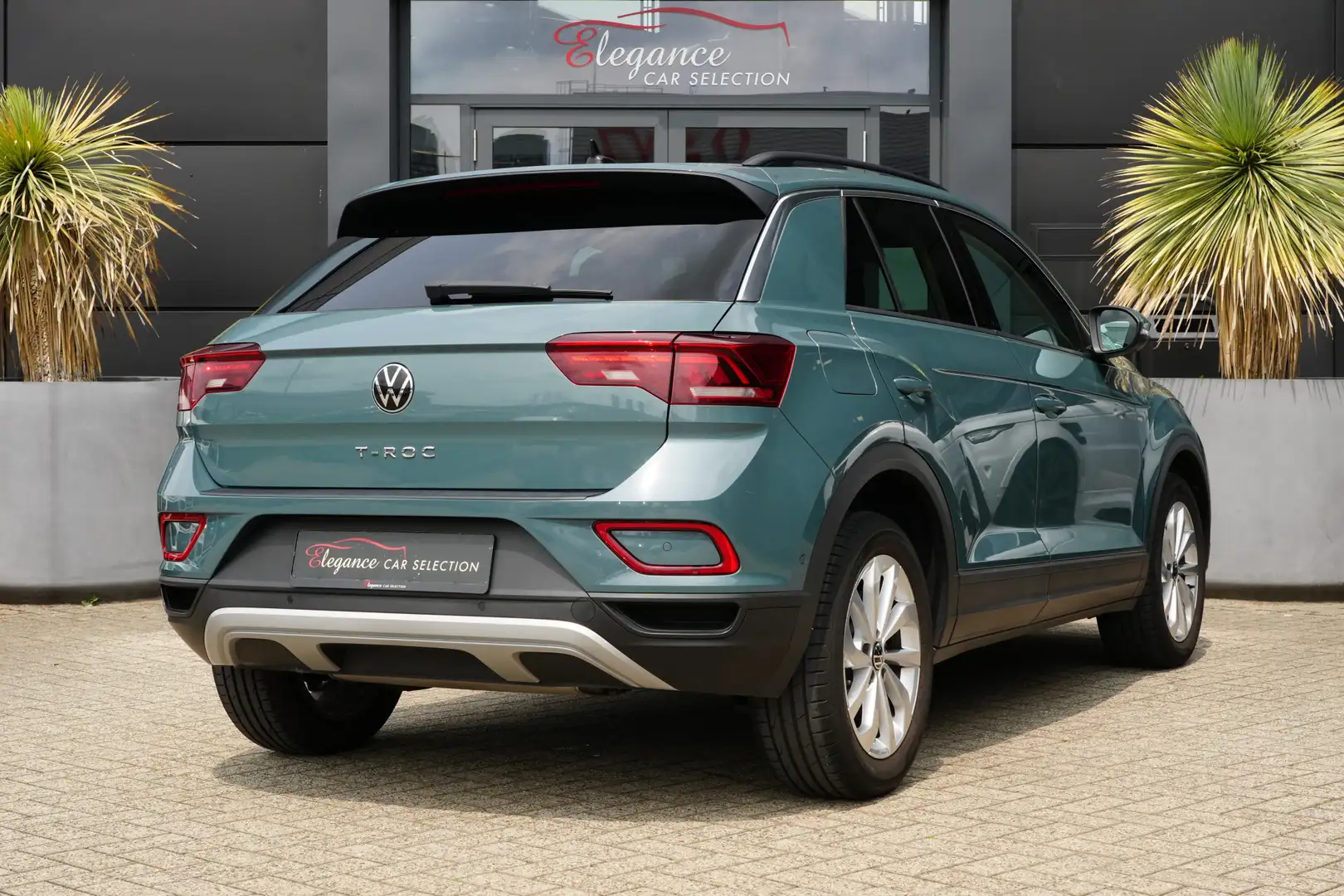Volkswagen T-Roc 1.5 TSI Life Business 150pk AppleCarplay/Cruise/Pa Blauw - 2