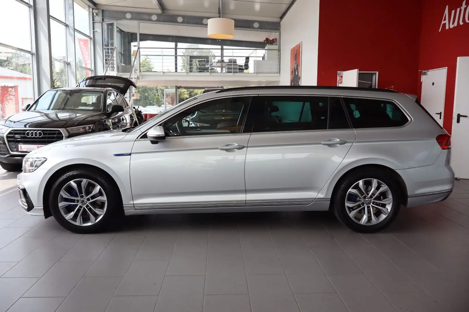 Volkswagen Passat Variant 1.4TSI GTE ACC Kamera AHK Massage Zilver - 2