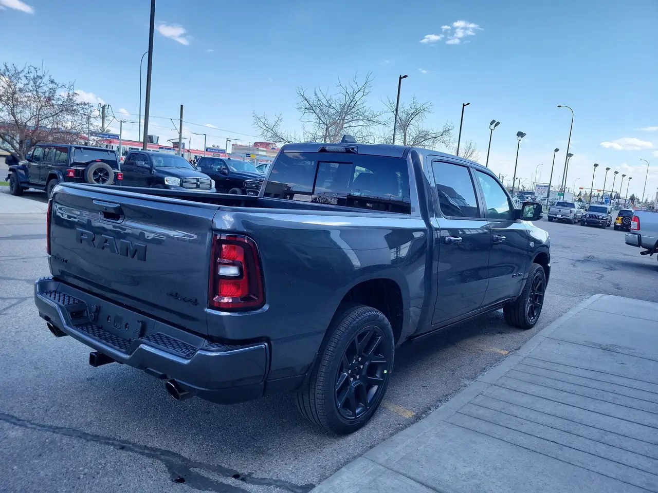 RAM 1500 снимка RAM 1500