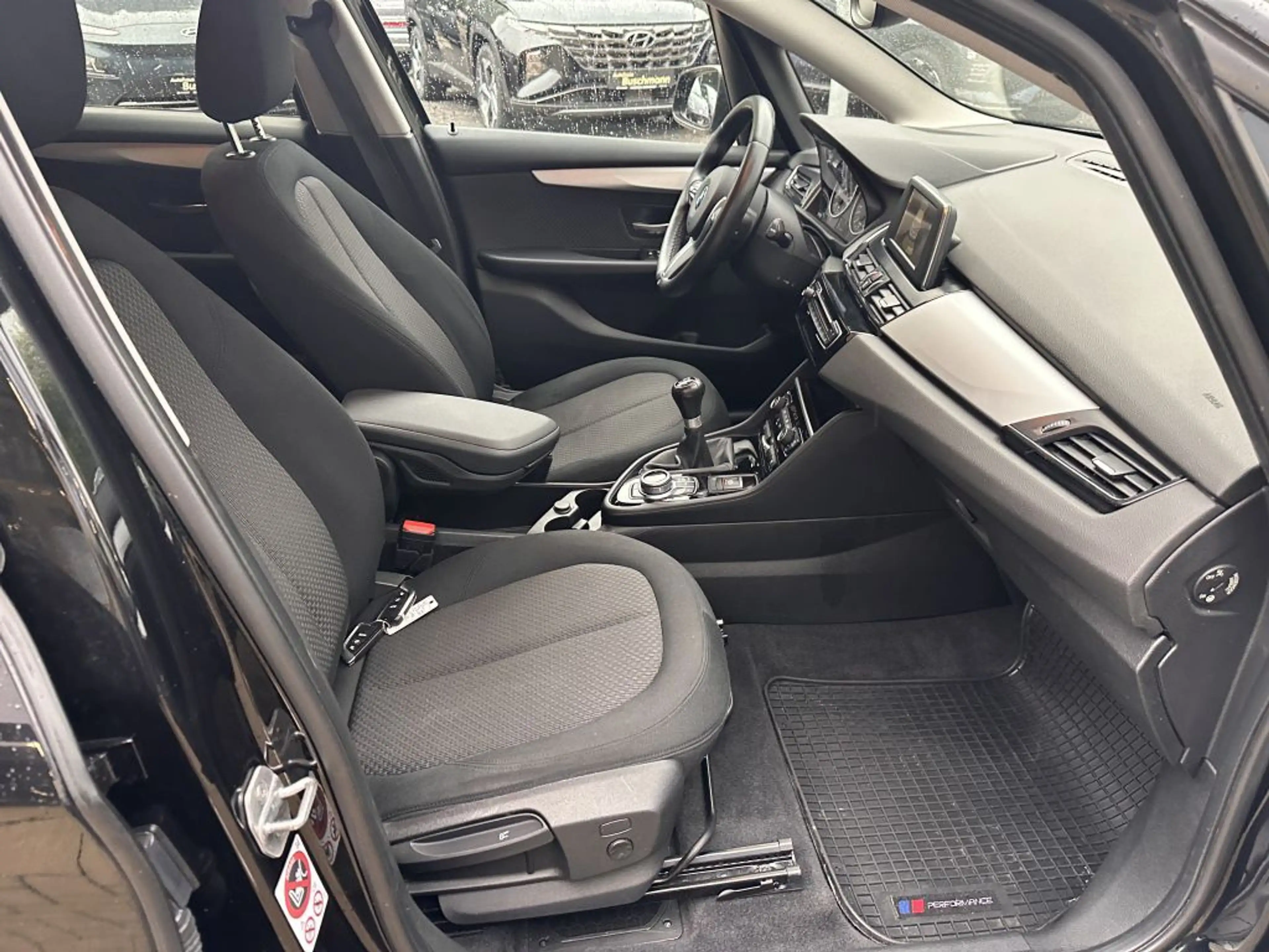 BMW 216 Advantage — photo 10