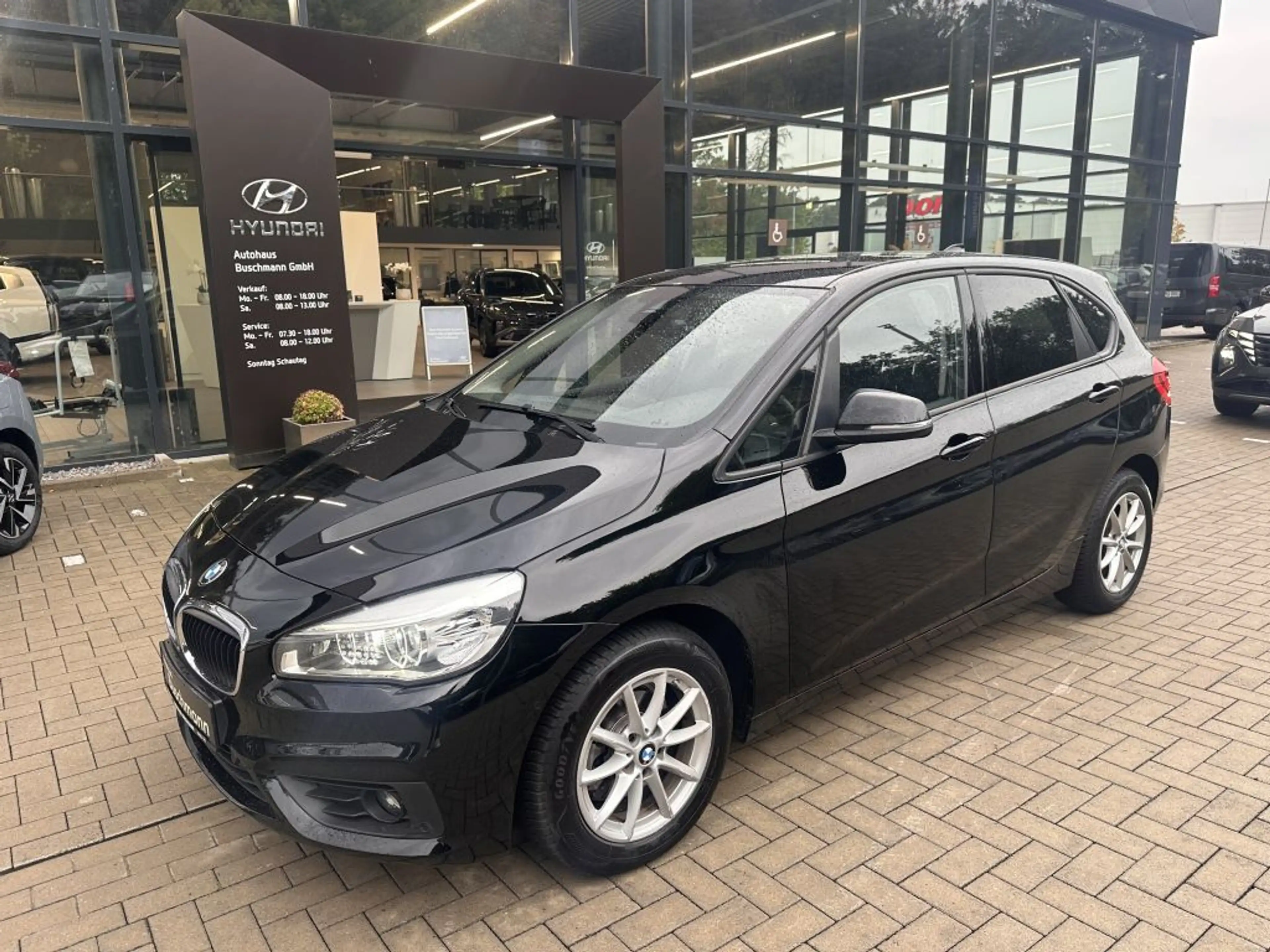 BMW 216 Advantage