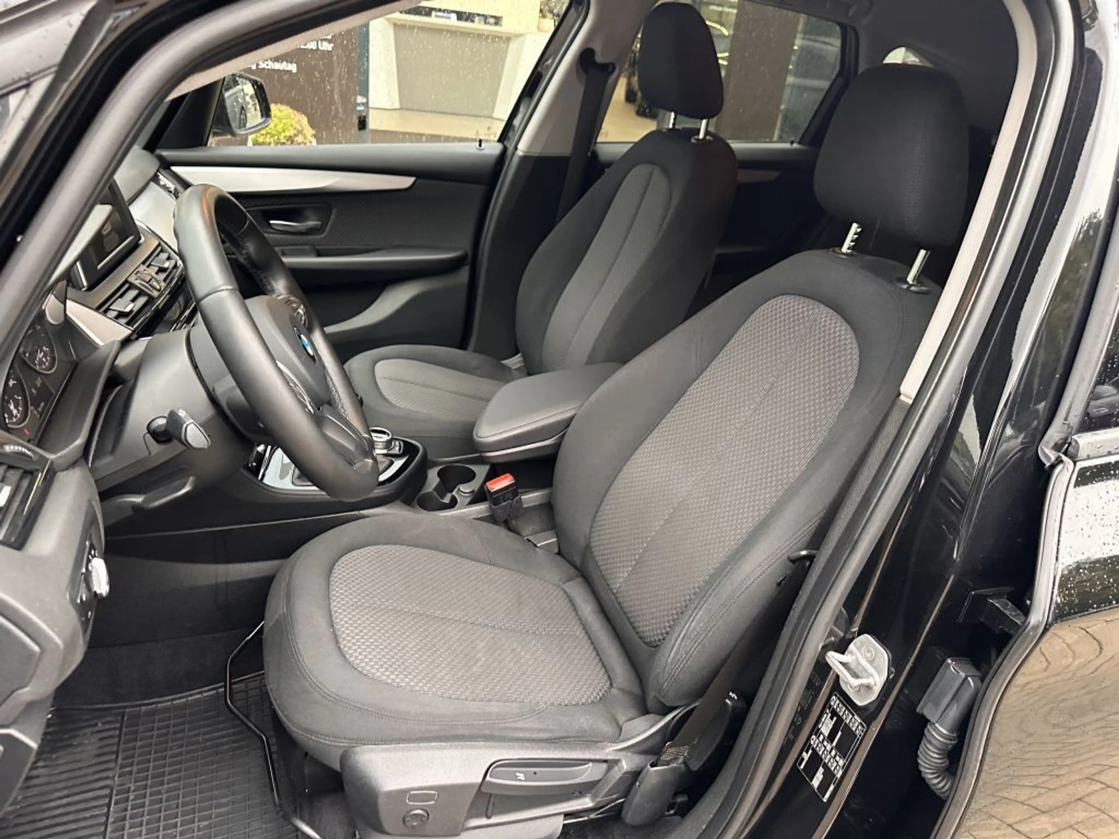 BMW 216 Advantage — photo 15