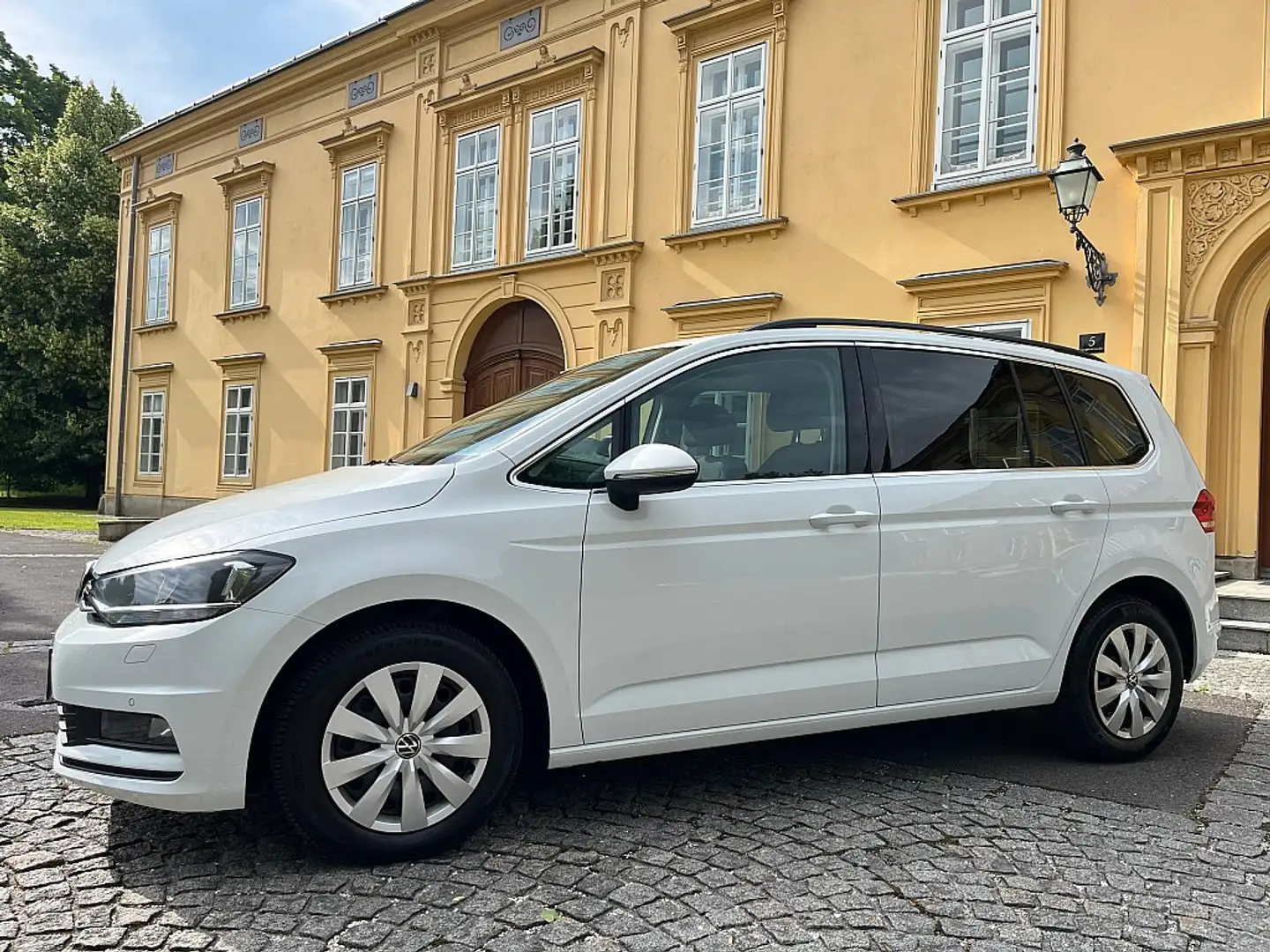 Volkswagen Touran 2,0 TDI SCR DSG 1.Besitz, ÖAMTC Test, Abstandst... Weiß - 2