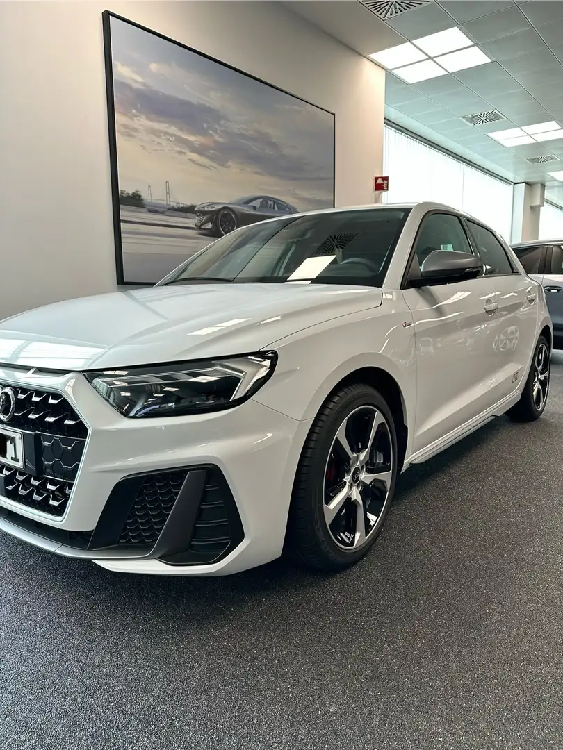 Audi A1 40 TFSI Sportback S tronic line LED/17*/GA 2028 Weiß - 2